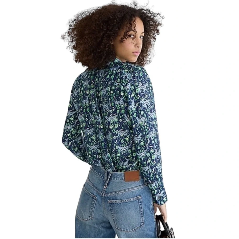 J. Crew - Classic Fit Button Down Blouse Shirt in Fauna Floral Sz S